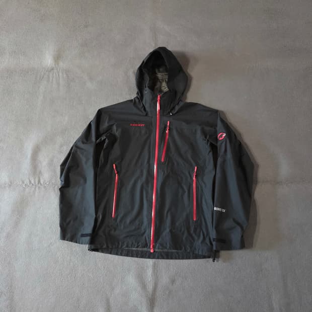 새상품급 마무트 고어텍스 팩라이트 헬리오스 자켓 바람막이 XL(아시아)