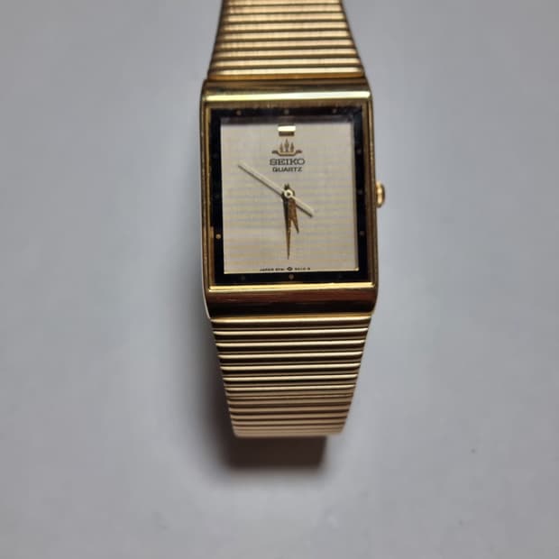 세이코 크레도르 쿼츠 손목시계 판매합니다