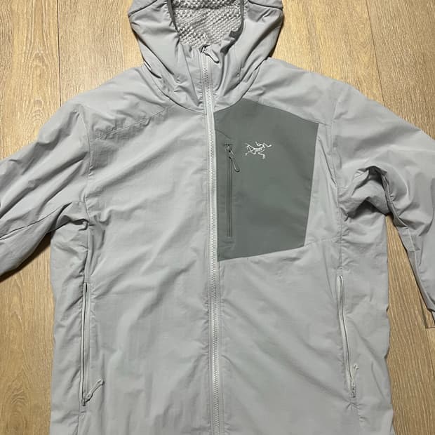 아크테릭스 프로톤LT 솔리튜드 M