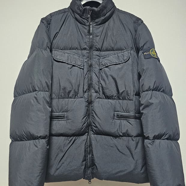 스톤아일랜드 크링클랩스 논후드 패딩