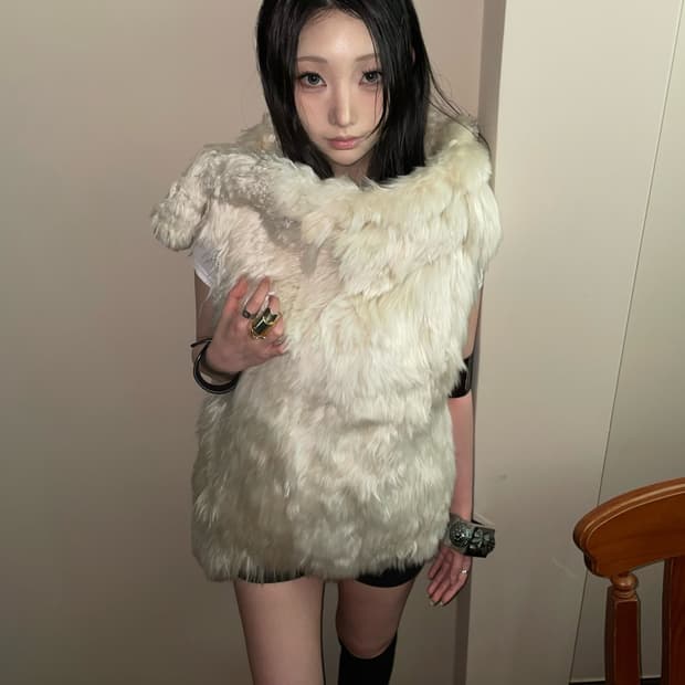 05FW 앤드뮐 미스터 라마 퍼 베스트
