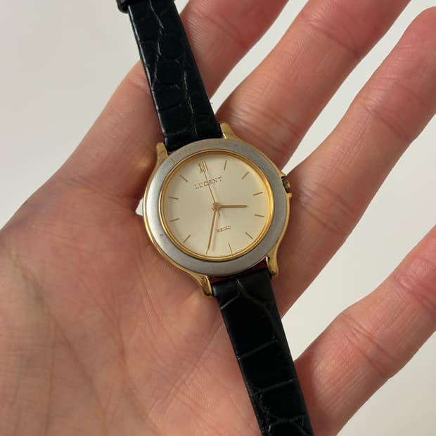 1990s Lucent Silver Bezel Ladies Quartz