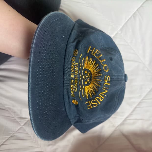 헬로선라이즈 일자챙 모자 네이비