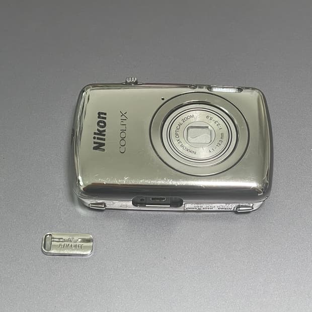 Nikon coolpix s01 silver