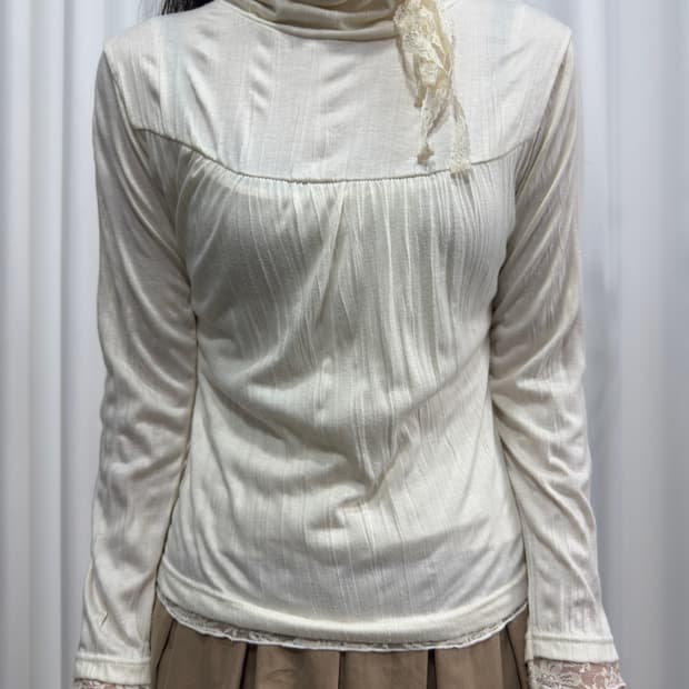 lace detail top