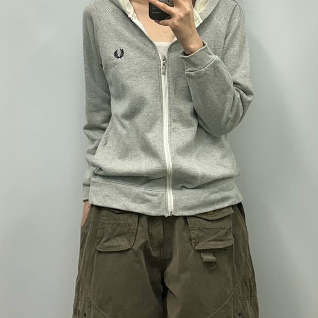 프레드페리 자수로고 그레이 후드집업 