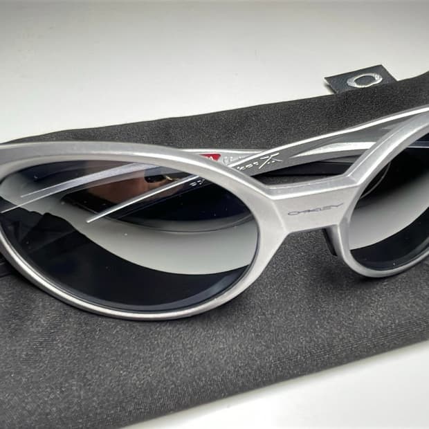 오클리 아이자켓 리덕스 실버 선글라스