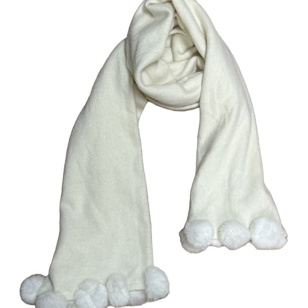 폼폼이 화이트 머플러