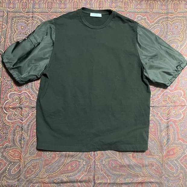 프라다 Re Nylon 블랙 반팔 L