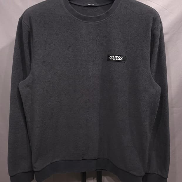 게스 로고와펜 부클 차콜 맨투맨 105