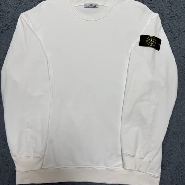 스톤아일랜드 맨투맨 화이트 XL 사이즈 22FW