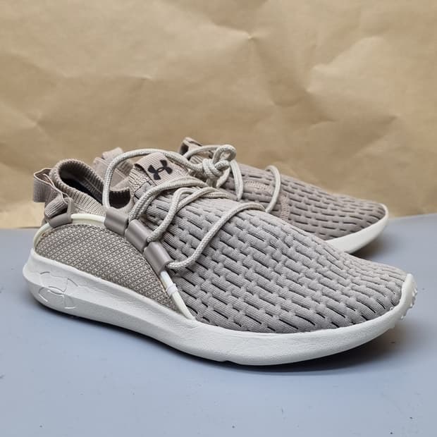 언더아머 레일핏 여성운동화230 