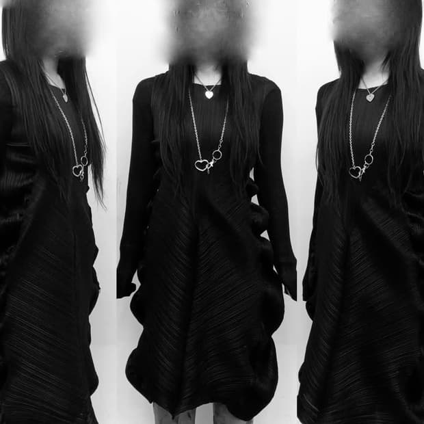 Black Sculptural Pleated Ops