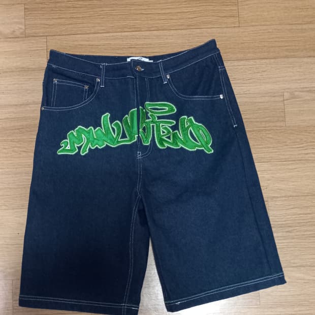 마이너스투 arch logo jorts