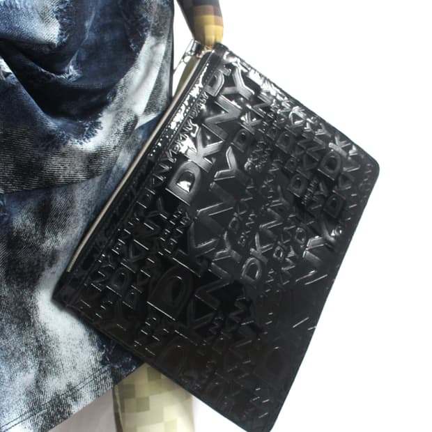 DKNY anamel logo black clutch