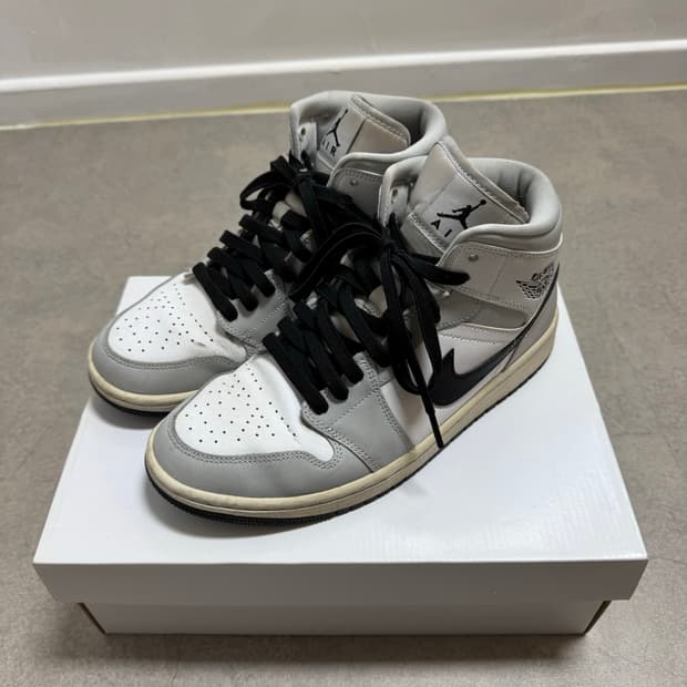 조던 1 미드 그레이 포그 260