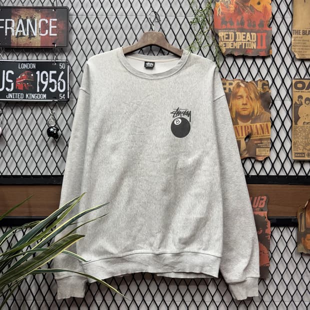 스투시 8볼 로고 라운드넥 스웻셔츠 후면 빅로고 포인트 그레이