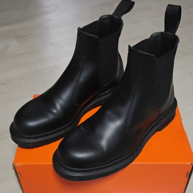 닥터마틴 2976 모노 블랙