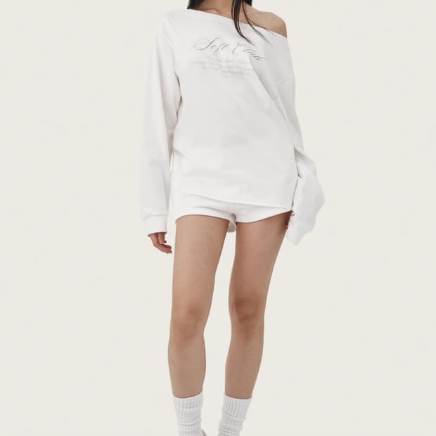 미개봉 새상품) 클리시어 소프트 클럽 원숄더 맨투맨(티셔츠)