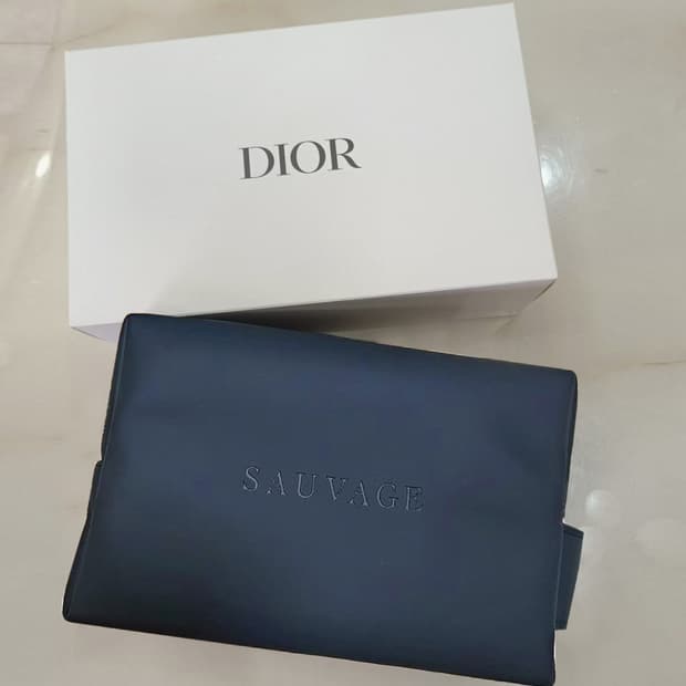 디올 쏘바쥬 파우치