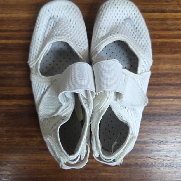 나이키 에어리프트 화이트 210