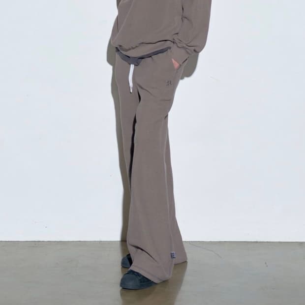 스컬프터 인사이드 아웃 부츠컷 스웻팬츠 모카 s