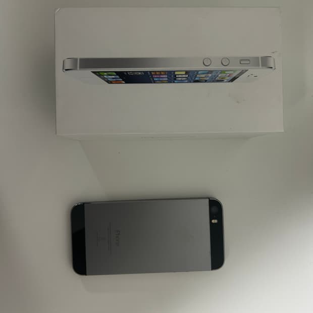 아이폰 5s 스페이스 그레이 색상 32GB
