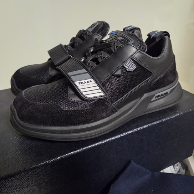 프라다 벨크로 스니커즈 블랙