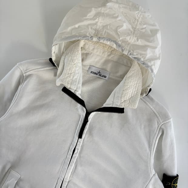 Stone-Island 스톤 아일랜드 와펜 화이트컬러 후드집업