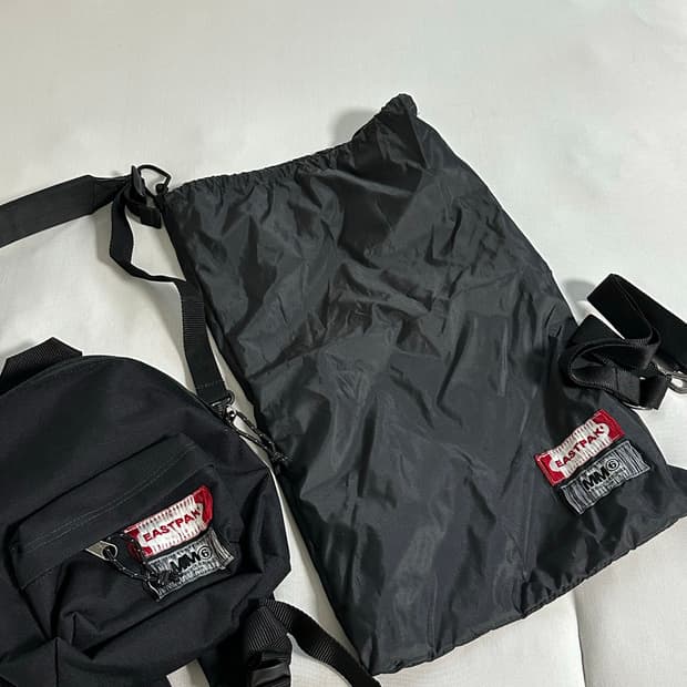 mm6 이스트팩 미니 숄더백