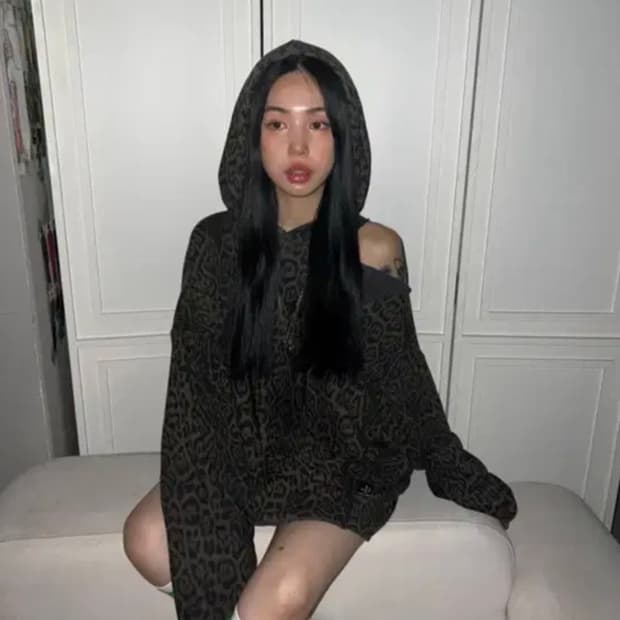 더미스테리어스호텔 레오파드 후드티