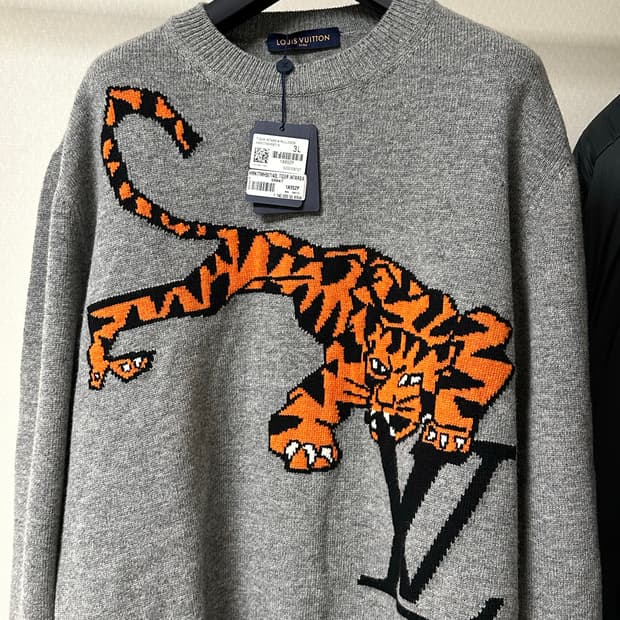루이비통 인타르시아 풀오버 타이가 니트 XXL 국내판