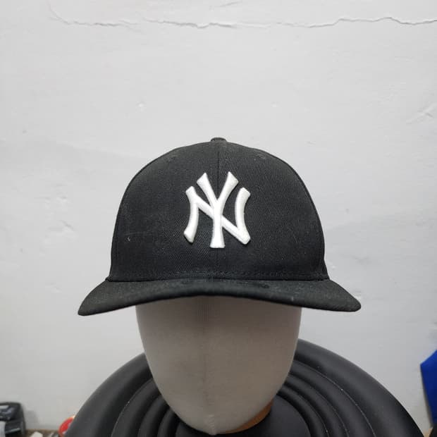 뉴에라 x 뉴욕양키즈 블랙 볼캡 