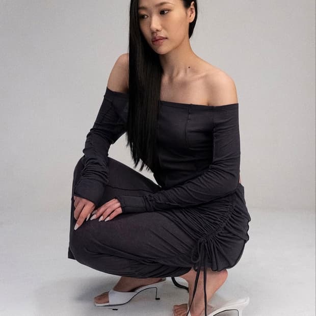 플리즈노팔로우 kyile off-shoulder shirring top 