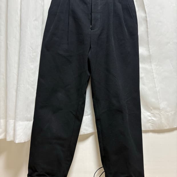 Mono price. Two tuck pants