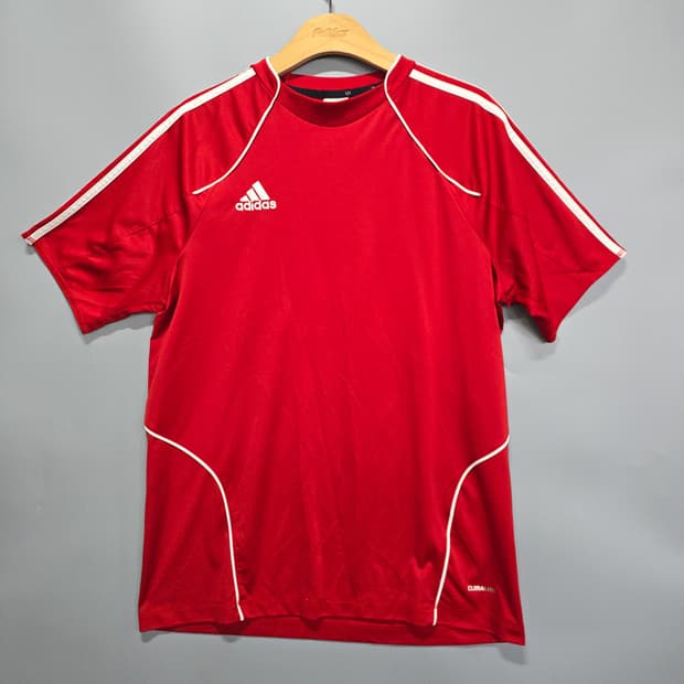 아디다스(ADIDAS) 반팔 티셔츠 100