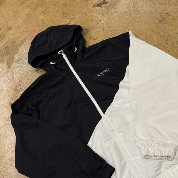 [정품/95] 디스커버리 블랙 화이트 바람막이 후드 자켓 b16