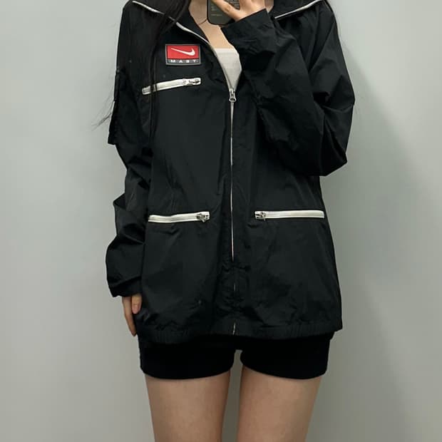 나이키 빅스우시 팀 블랙 바람막이