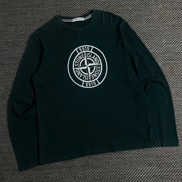 스톤아일랜드 와펜 빅로고 크루넥 롱슬리브 티셔츠 y 3594