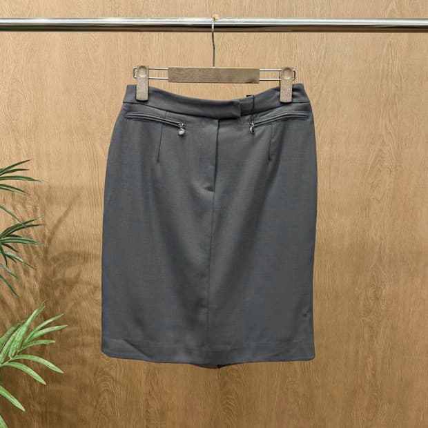 구찌 울 미디 스커트 로고 장식 지퍼 포켓 백 슬릿 디테일 H라인 브라운