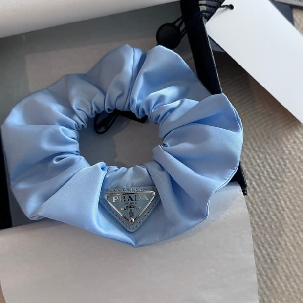 프라다 스크런치 나일론 새상품