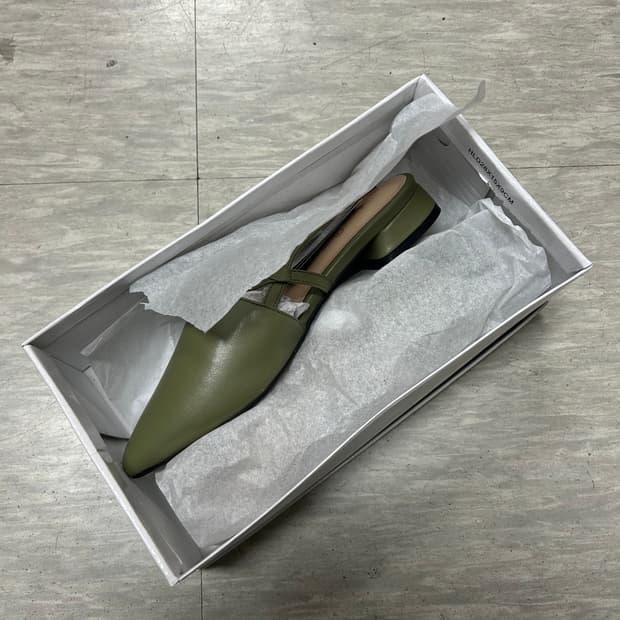 로엠 여성 구두 235mm 카키 새상품