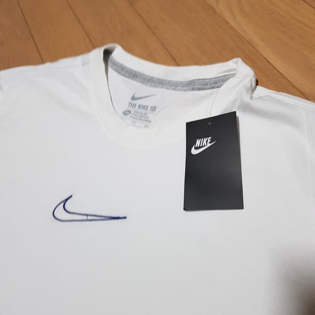 110/ 새옷 / 나이키 에어맥스 /스우시반팔티/403-01