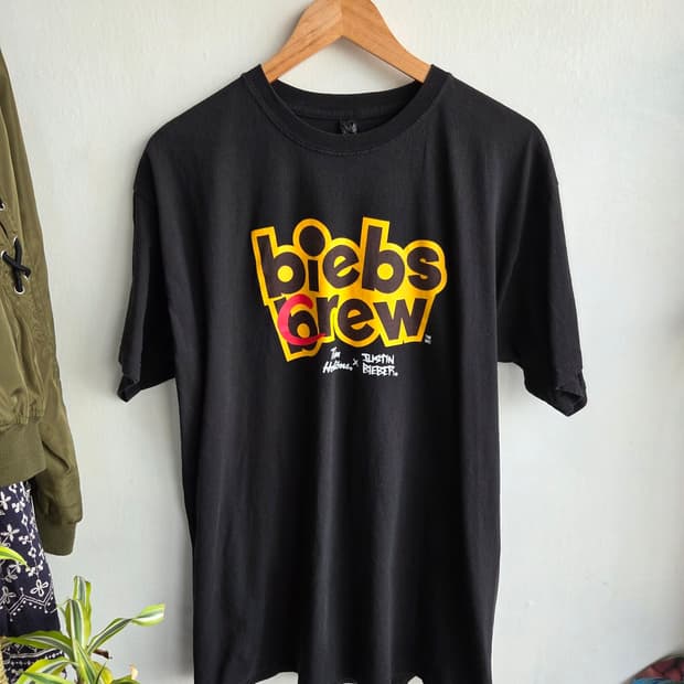 Tim Hortons × Justin Bieber staff t