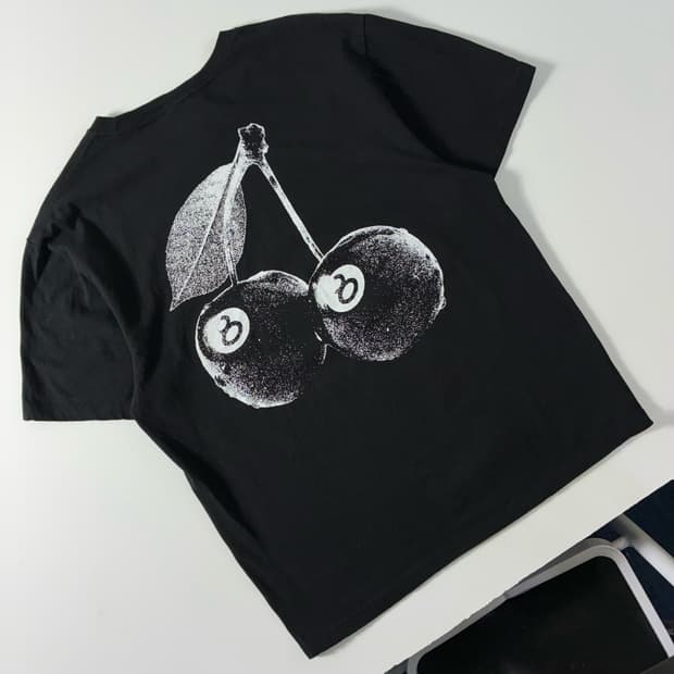 Stussy  스투시 체리 8ball 블랙 반팔 티셔츠 