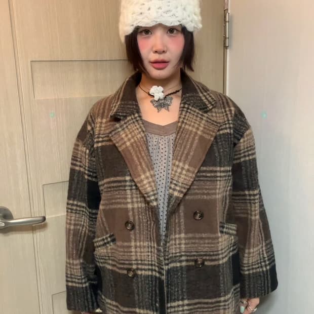 체크 브라운 반코트
