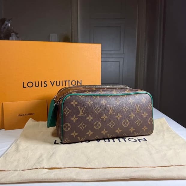 [정품/새상품] 루이비통 돕키트 마카사르