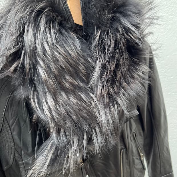 블랙 폭스 퍼 목도리