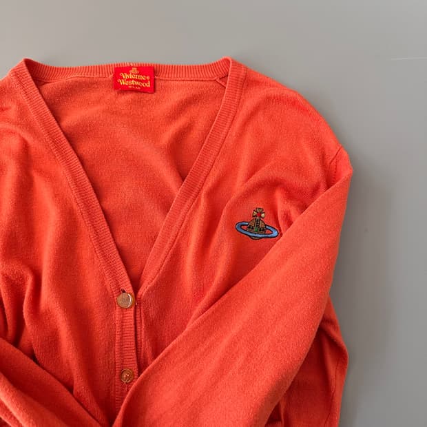 비비안웨스트우드 레드라벨 orb로고 가디건
