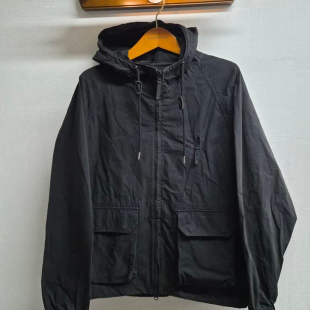 L) 아웃스탠딩 컴포트 파카 팝니다